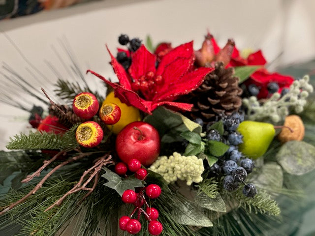 Christmas - Williamsburg Inspired Arrangement