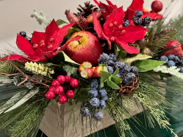 Christmas - Williamsburg Inspired Arrangement