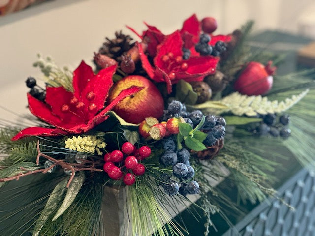 Christmas - Williamsburg Inspired Arrangement